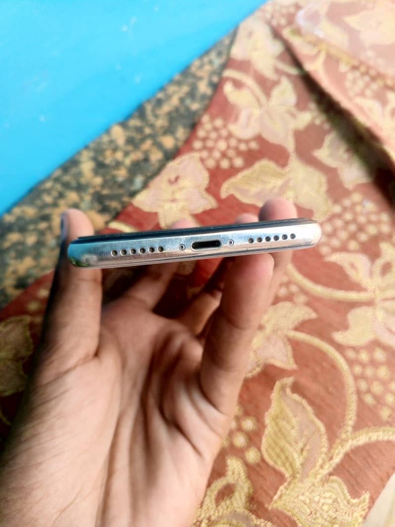 iPhone X 3
