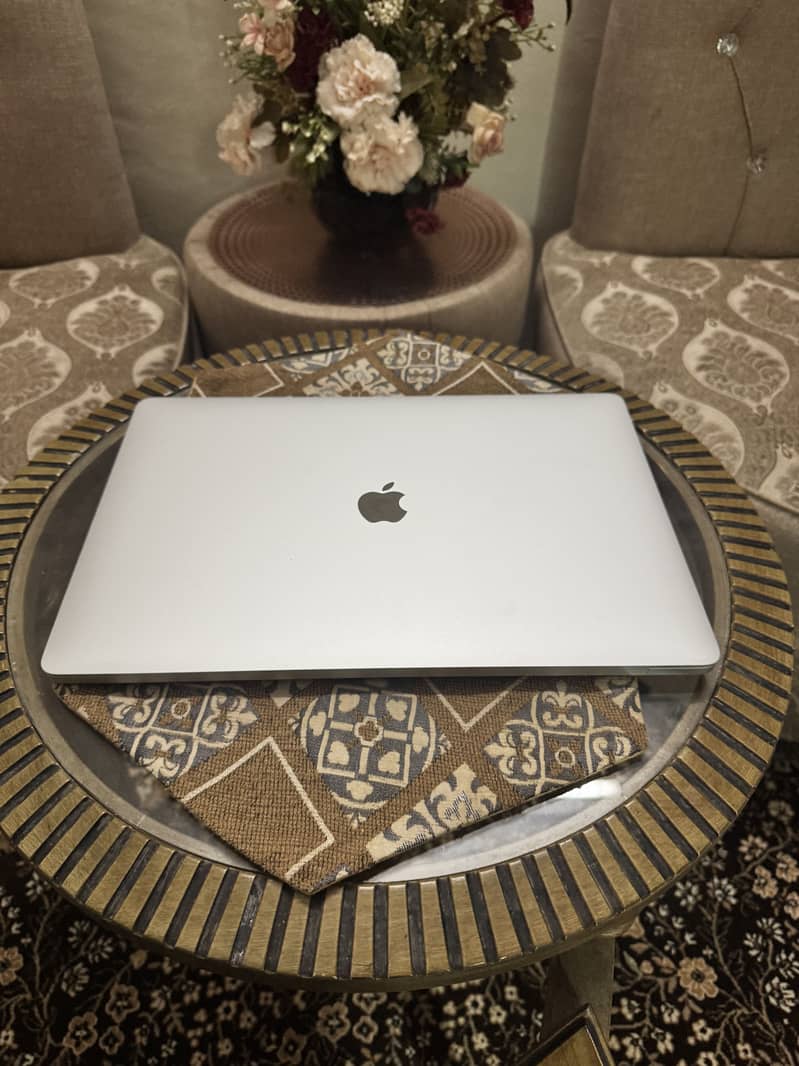 MacBook Pro 2019 10