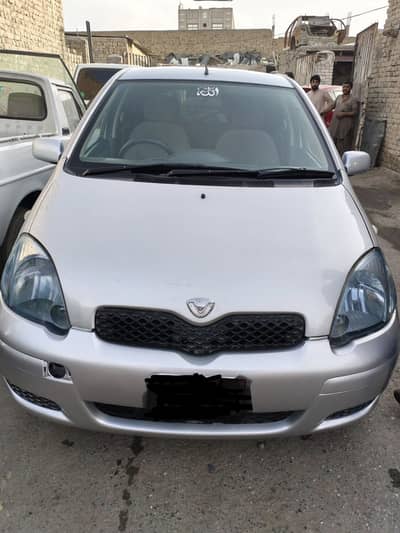 Toyota vitz 2000 model