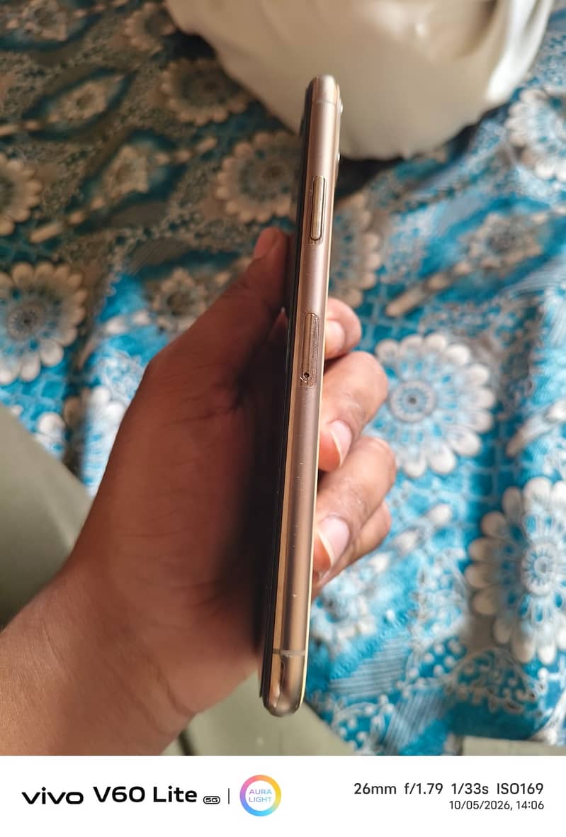 Apple iPhone 11 Pro Max 6