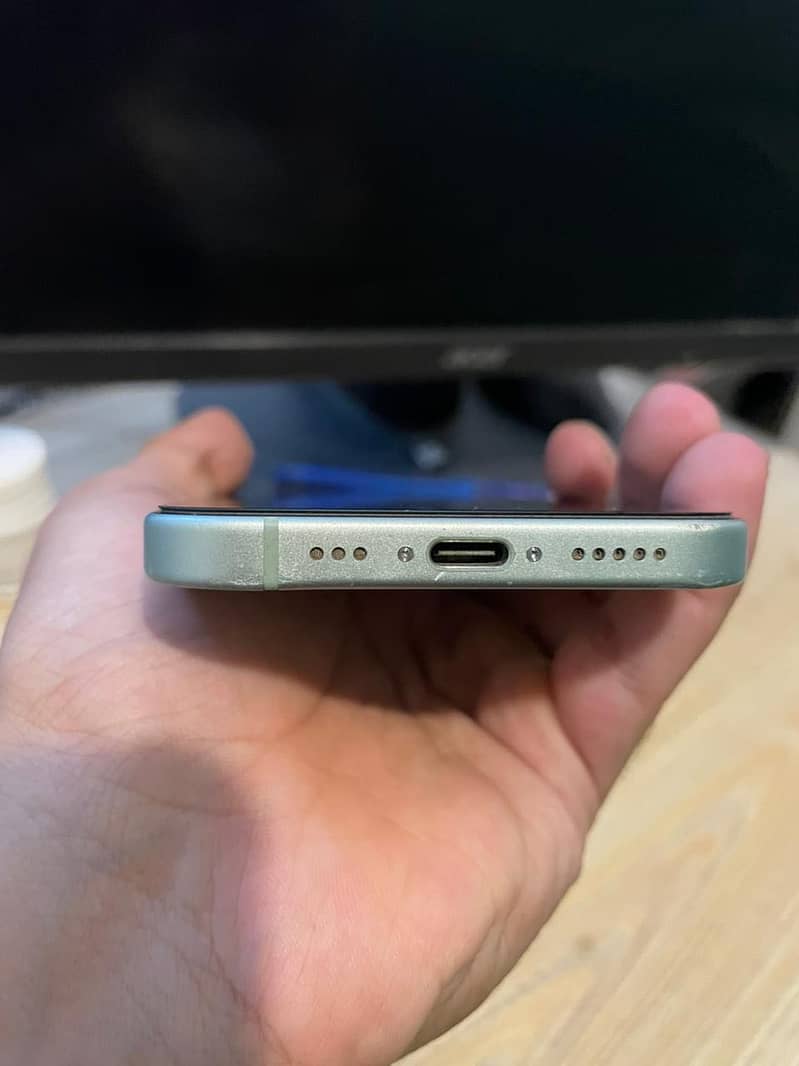 iPhone 15 2