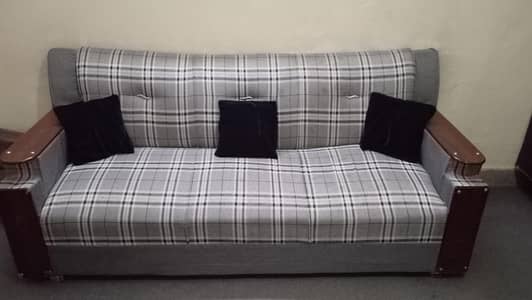 5 Seater Sofa Set Urgent Sale - Rawalpindi 8/10