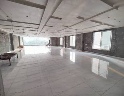 STRAIGHT HALL, TILING ON FLOORS, M/F WASHROOM, KITCHEN, LIFT, BASEMENT PARKING, IN THE CENTER OF   BUSINESS HUB  ,VERY CHEAP IN THE MARKET
