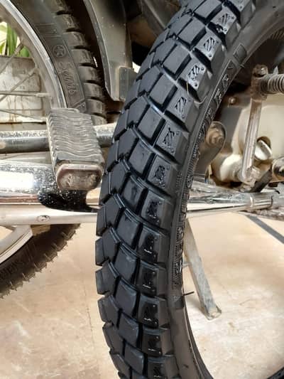 Cd 70 Servis tryres front 6ply and Rare 8ply with tubes