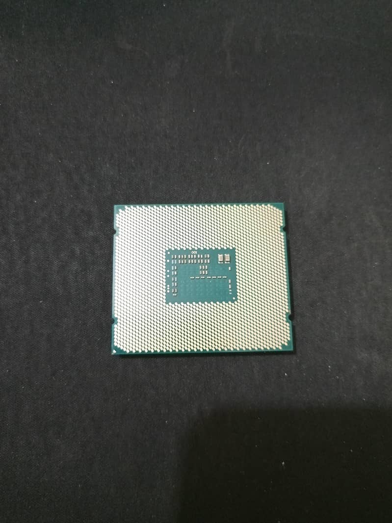 Intel Xeon E5-2630-V3 Processor 1