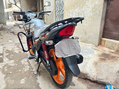 Honda CB 150F 2024