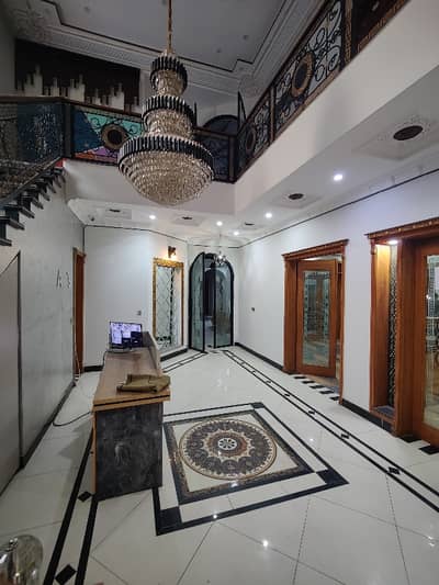 DESIGNER LUXURY HOUSE NEAR EMPORIUM MALL, JUST LIKE BRAND NEW FOR RENT OFFICE/RESIDENCE