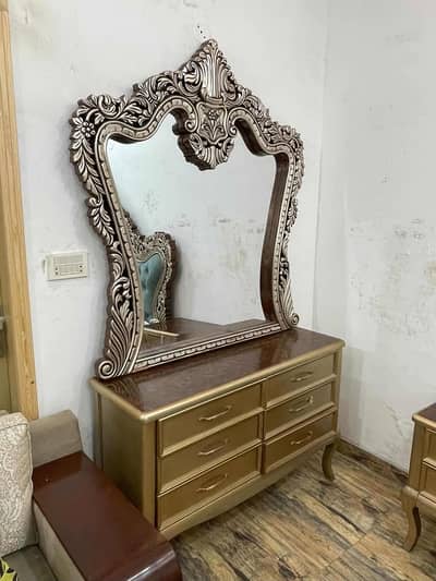 Solid Wood full size bed and dressing table for sale