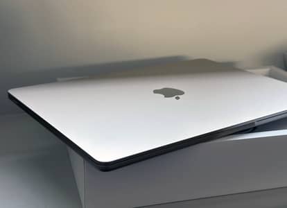 Macbook m2 air 15 inch like new
