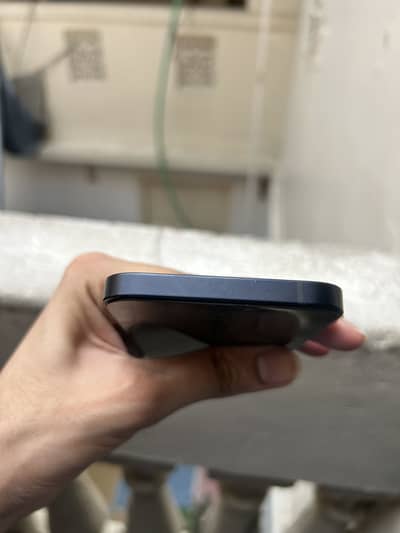 i phone 12 64 /gb 10 /10 condition battery 87 all ok air tight