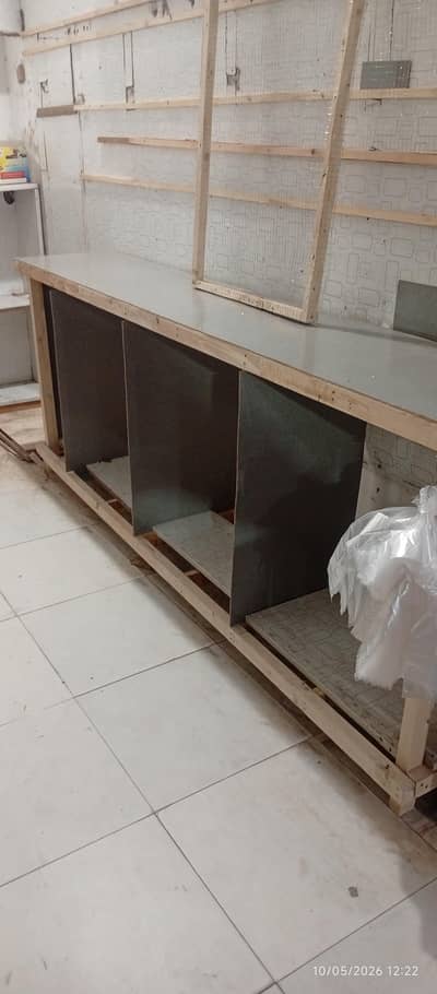 New Display rack for shop, long table ha or maal jorna Ka Khana bi h
