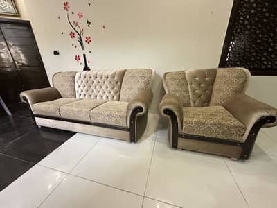 Luxury Sofa Set 3+2+1 – Good Condition – Slight Repair Required