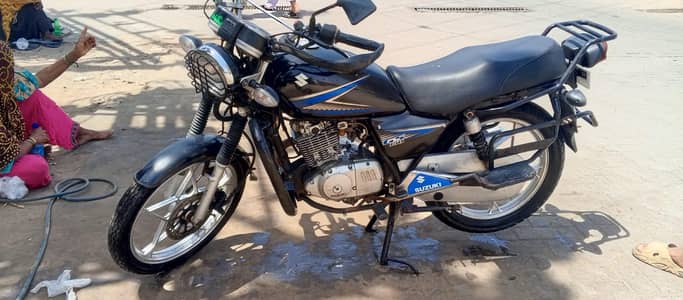 Suzuki GS 150 ( 2014 Model )