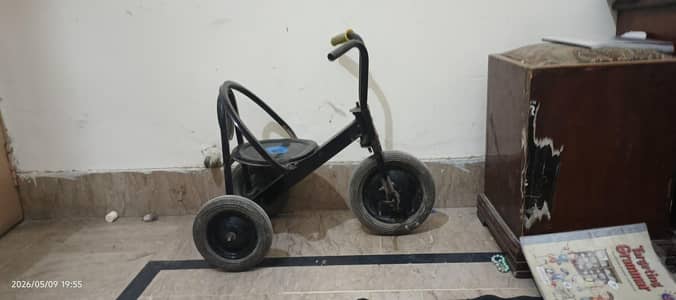 kids cycle black colour only in 1800