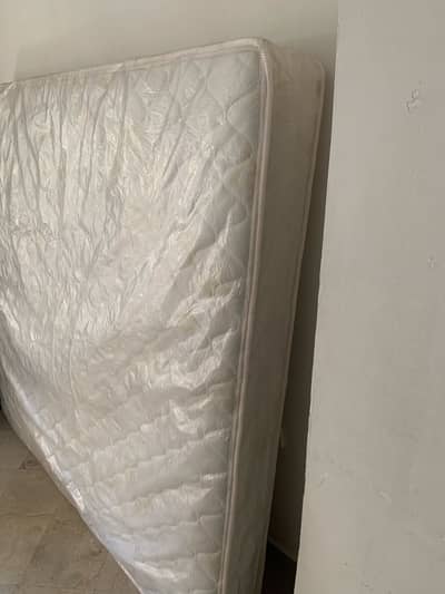 Master Celeste Bravo Air Spring Zipper Mattress-King Size Slightly Use