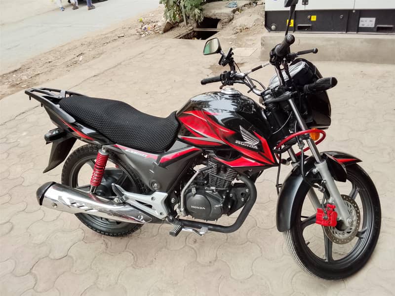 Honda CB150F 3