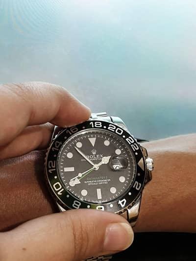 Rolex GMT Master || -- Rotating dail with date