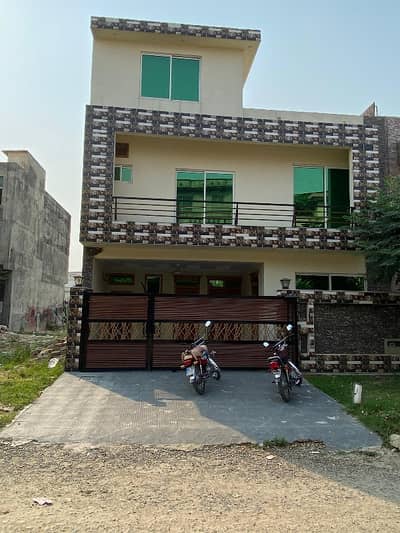 Brand New Luxury House For Sale in G15 size 08 Marla Near to markaz masjid park Best location More Ten options Old & New House Available