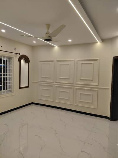 Brand New Upper Portion For Rent In F15 Size 10 Marla Near To Markaz Masjid Park Best Location More Five Options Available
