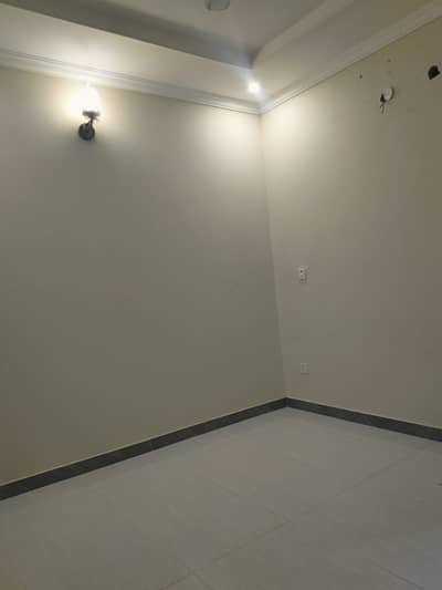 B17 c block 8 mrla uper fresh new uper portion for rent near to the j7 epmorium