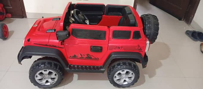 red jeep in good condition with remote control and charger