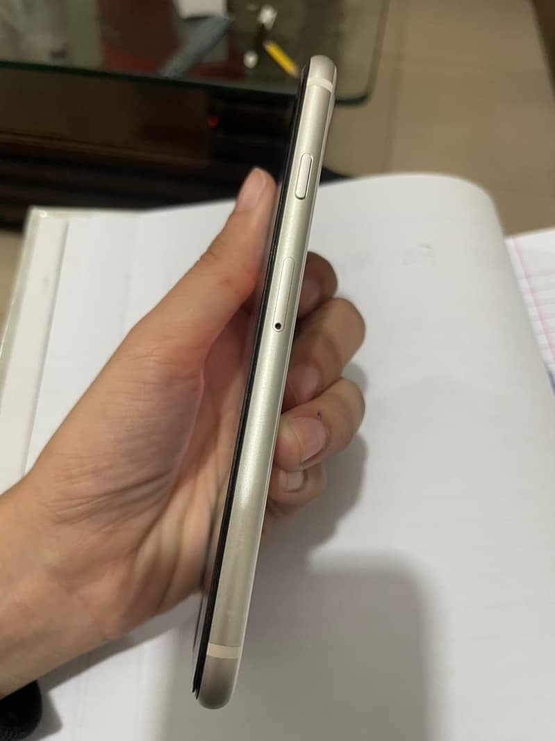 Apple iPhone SE 3