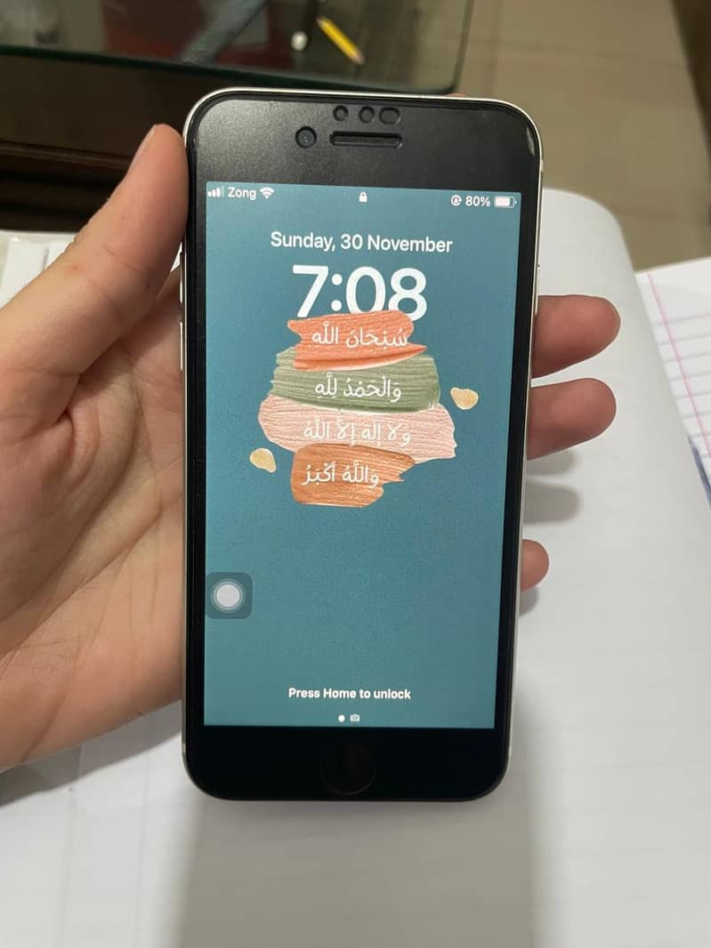 Apple iPhone SE 4