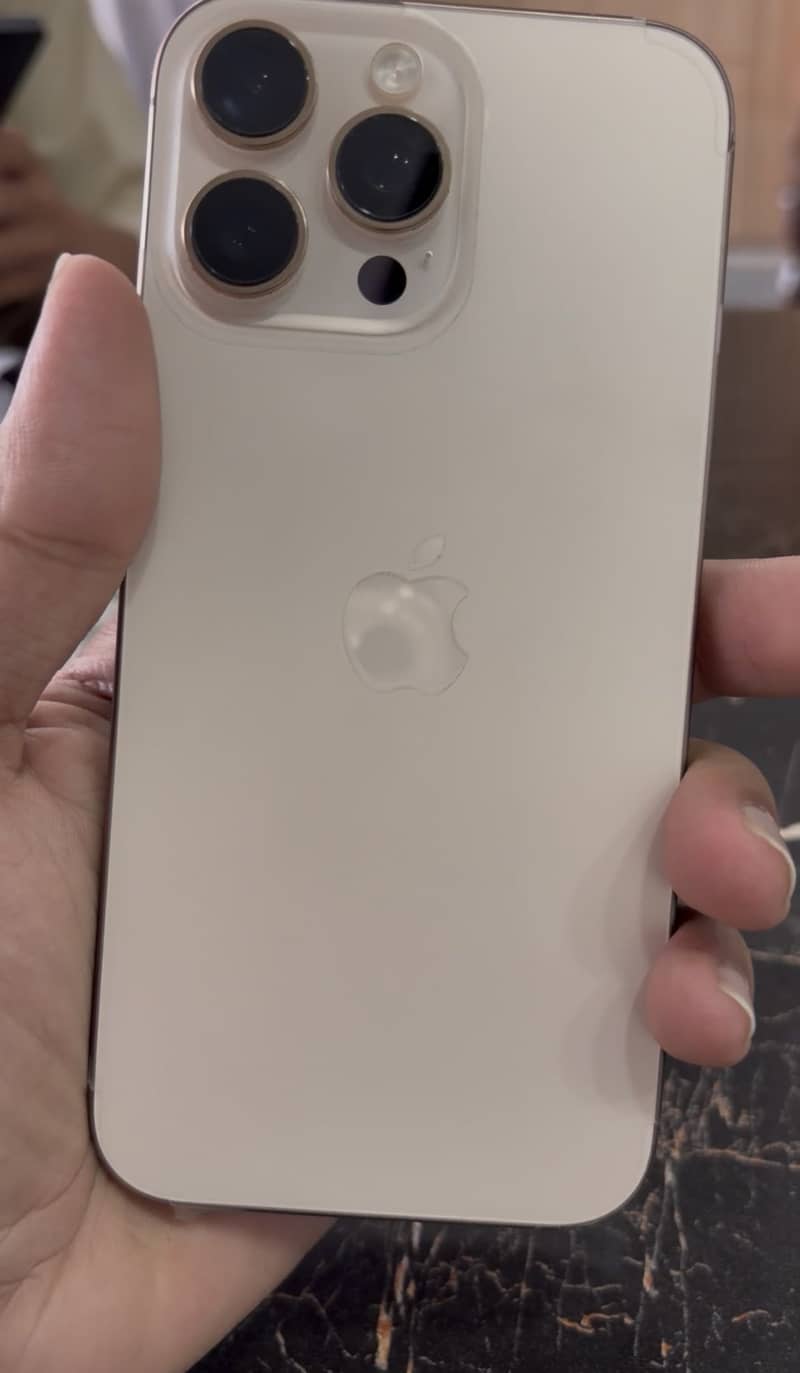 Iphone 16 pro max 0