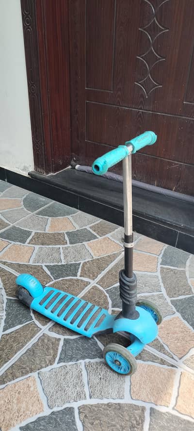 blue scootie