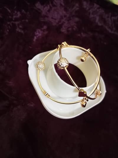 different and beautiful design bracelet