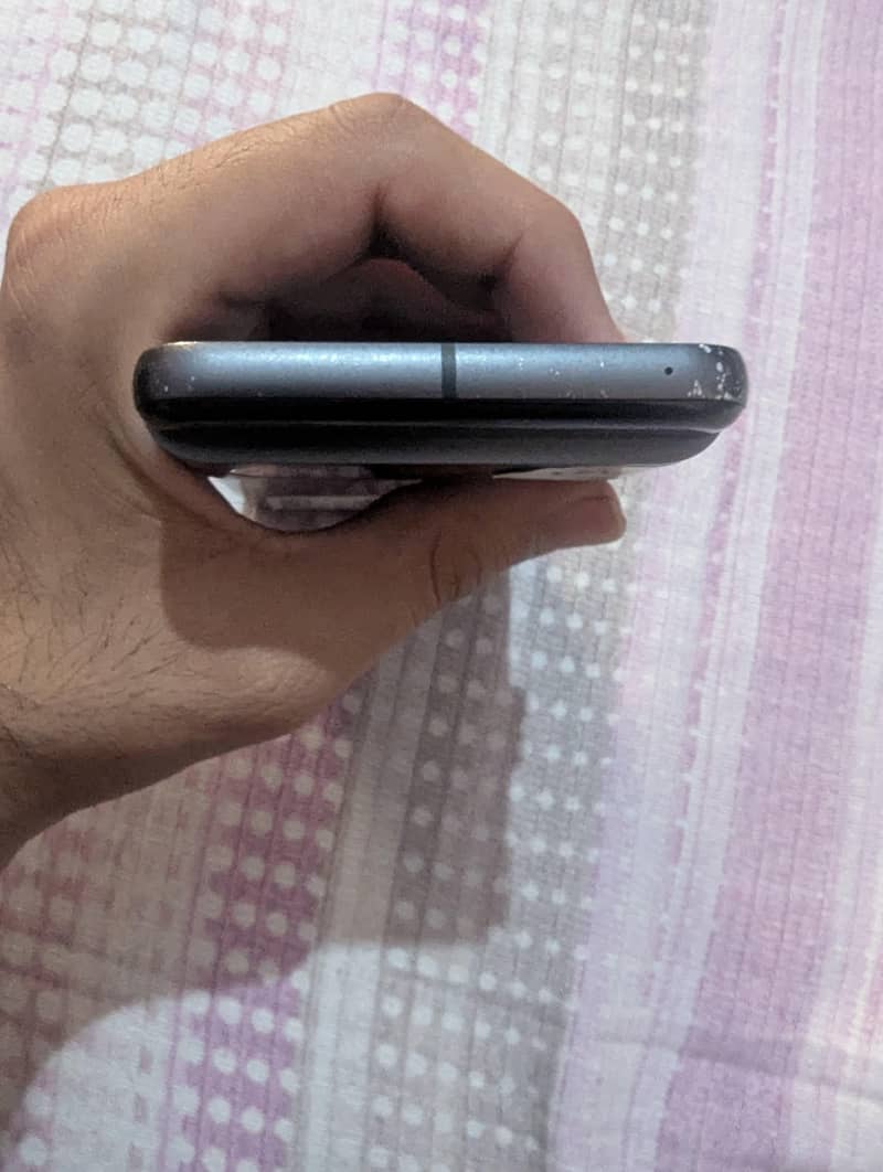 Google pixel 8 4