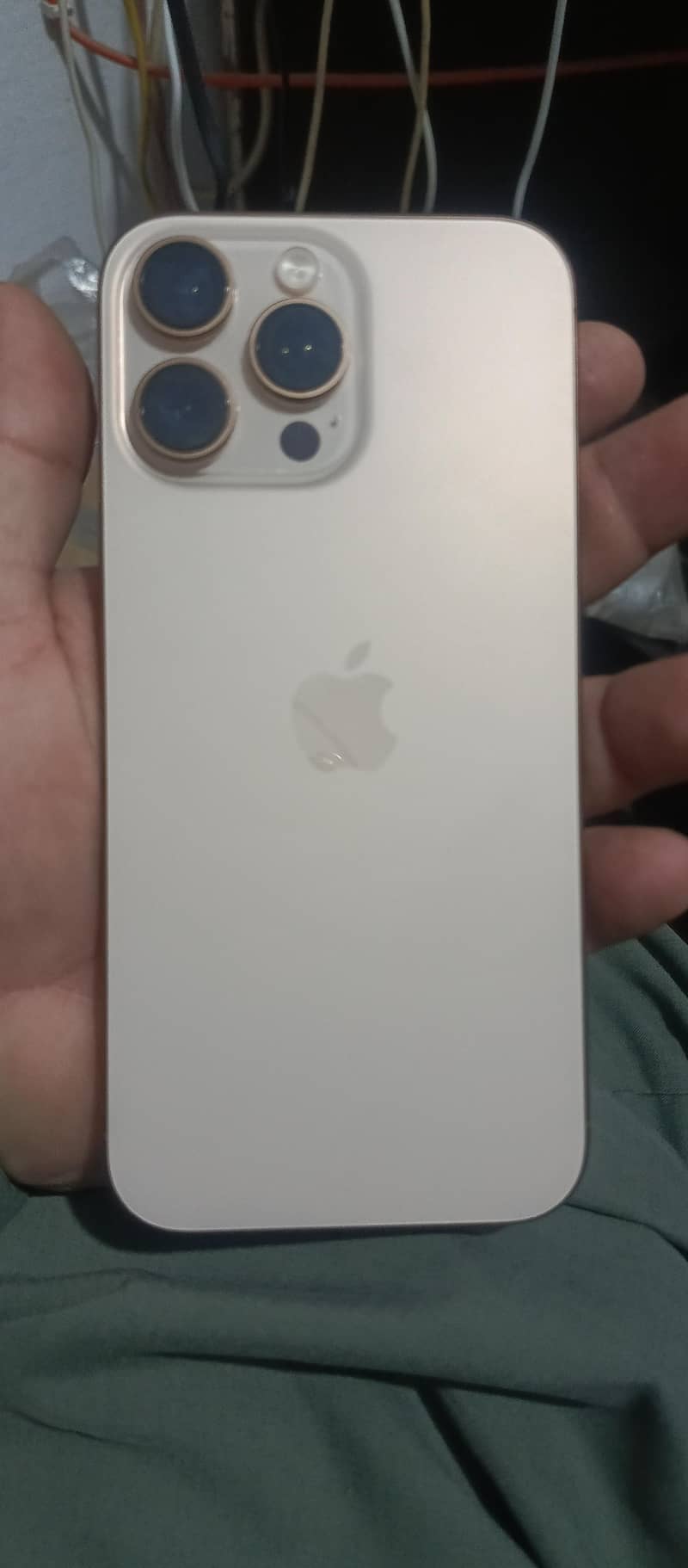 Iphone 16 Pro Max JV 3