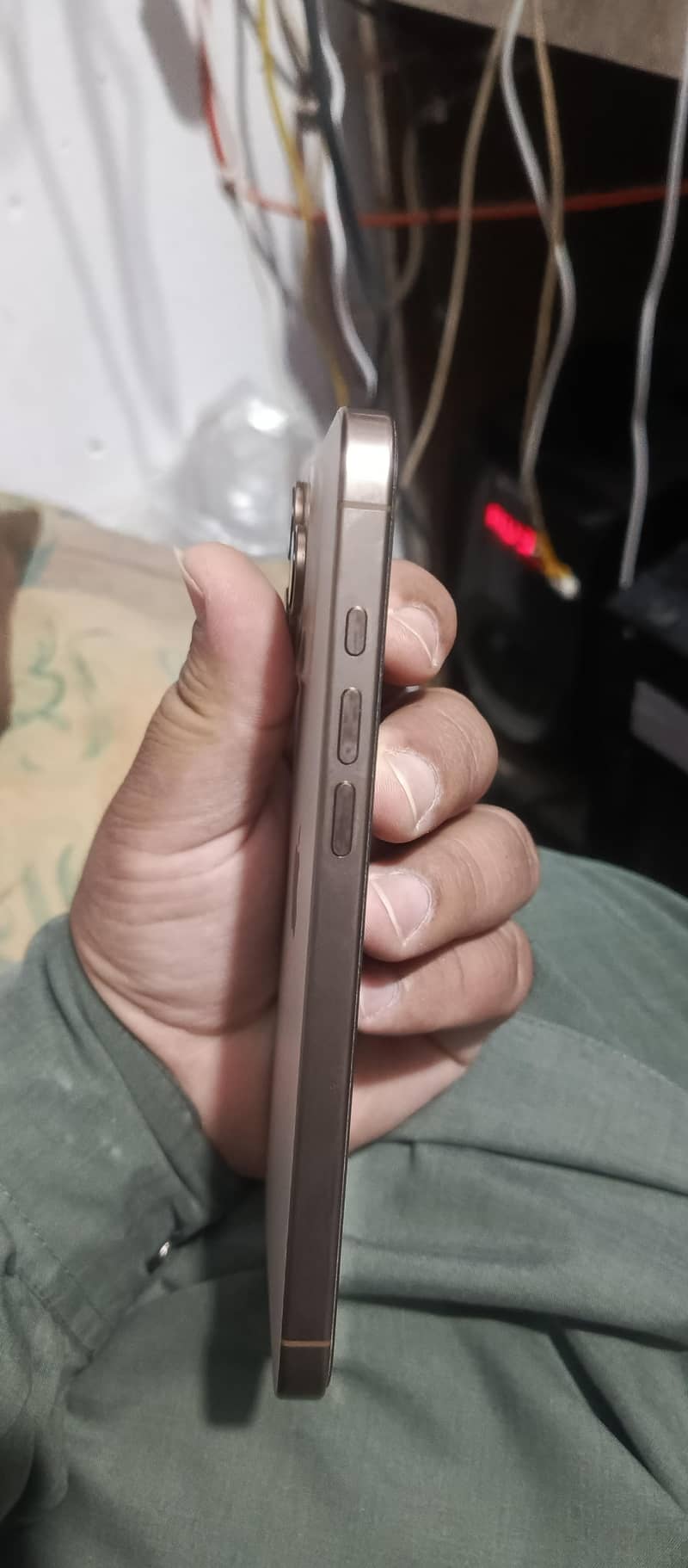 Iphone 16 Pro Max JV 4