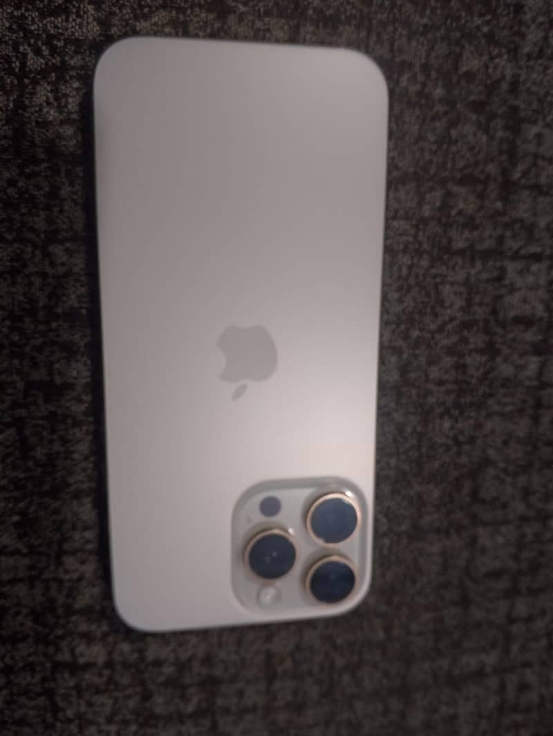 Iphone 16 Pro Max JV 6