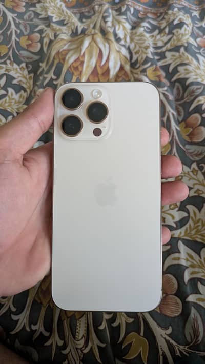 Apple iPhone 16 Pro Max