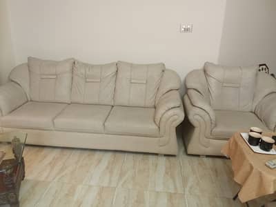 Sofa set 6 seater just like new condition 9/10