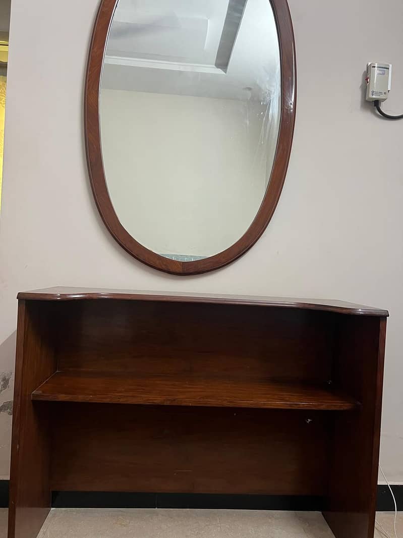 dressing table with mirror 0