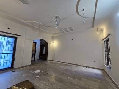 1 Kanal Used House Available For Rent