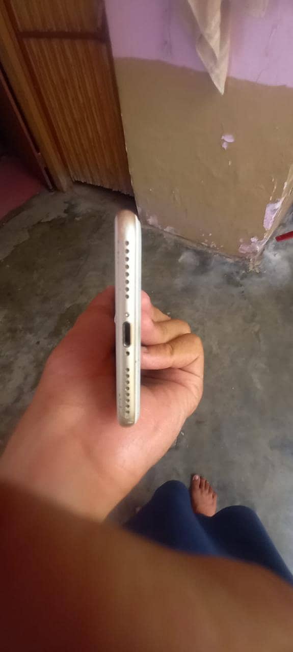 Apple iPhone 7 Plus 1
