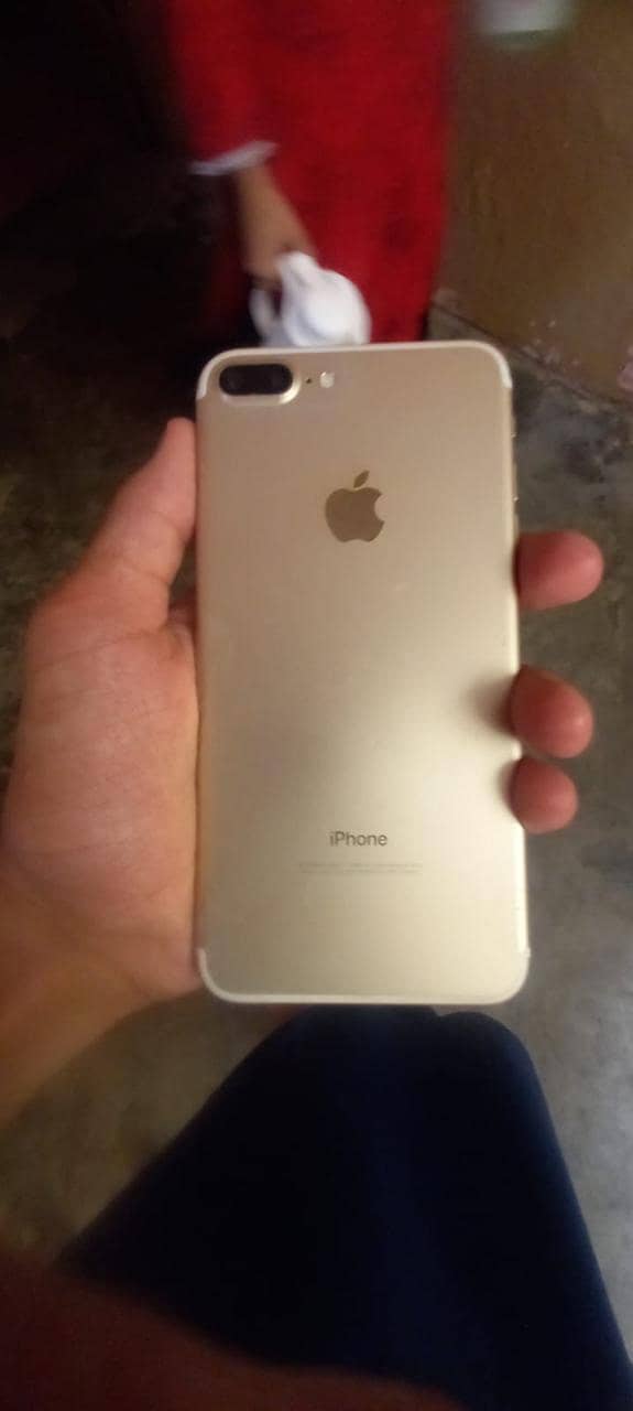 Apple iPhone 7 Plus 3
