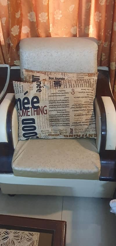 sofa set available for sale