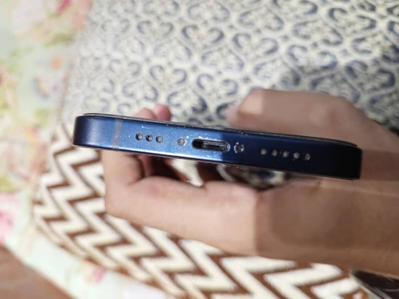 Iphone 12 4