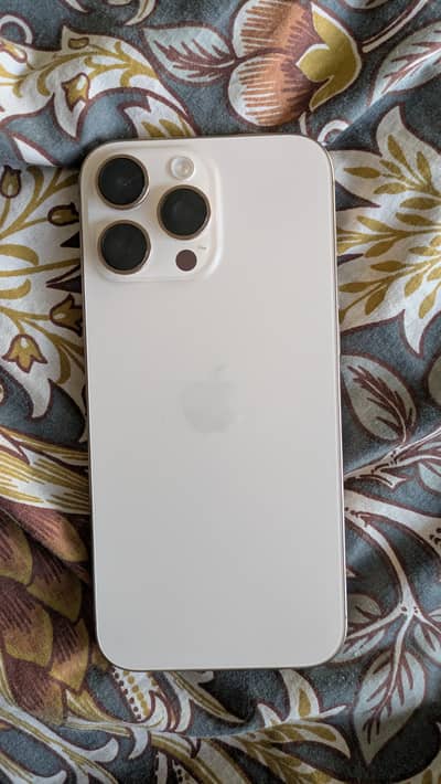 Apple iPhone 16 Pro Max