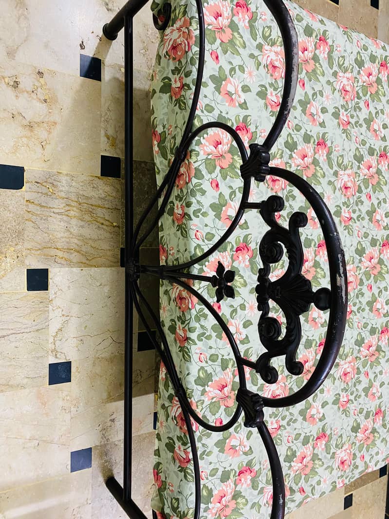 Bed & Dressing table 2