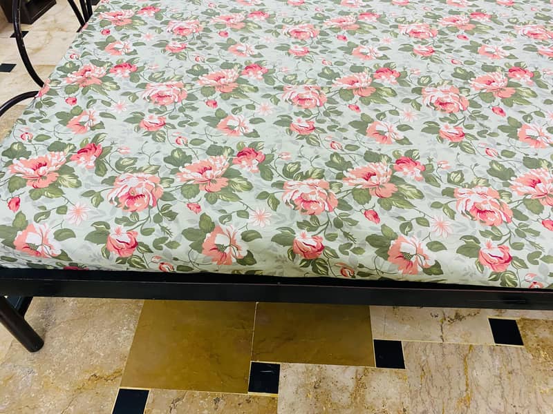 Bed & Dressing table 4