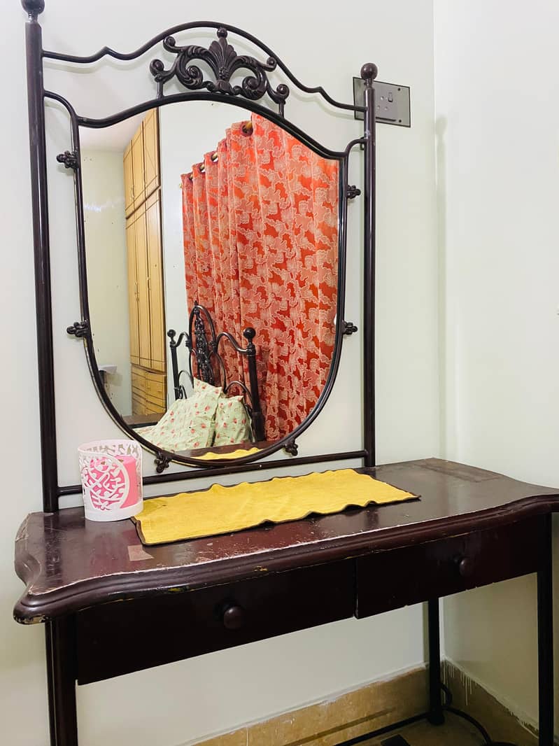 Bed & Dressing table 6