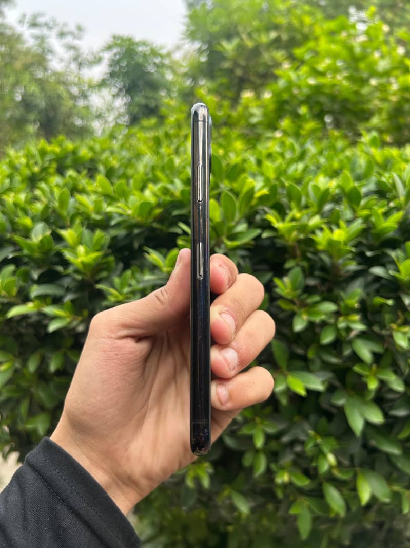 IPhone 11 Pro Max 6