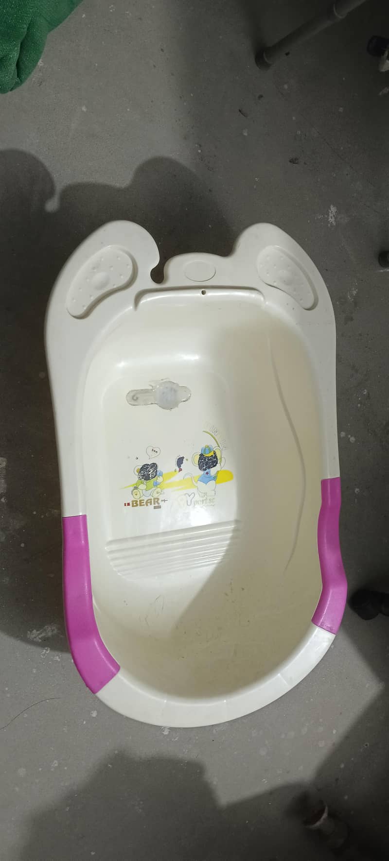 bath tub 0
