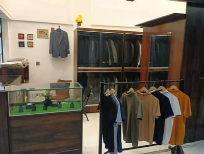 Perfumes and Men's Suit Outlet