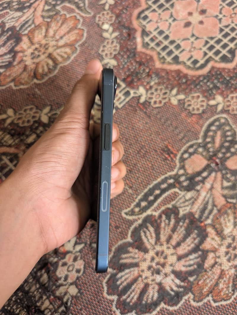iPhone 13 2